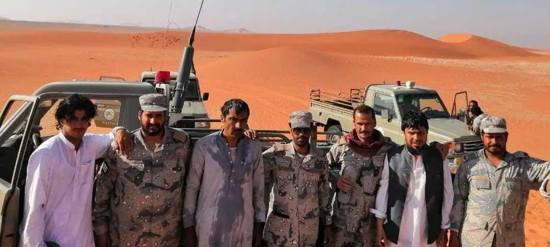 حرس الحدود السعودي يٌنقذ 3 باكستانيين تاهوا في صحراء الربع الخالي
