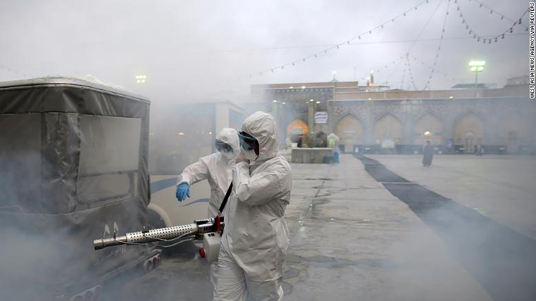 إيران تفرج عن نحو 70 ألف سجين بسبب المخاوف من فيروس كورونا