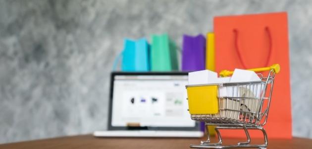 هيئة تنظيم الاتصالات تنشر قائمة بتطبيقات 22 متجرا إلكترونيا في الإمارات