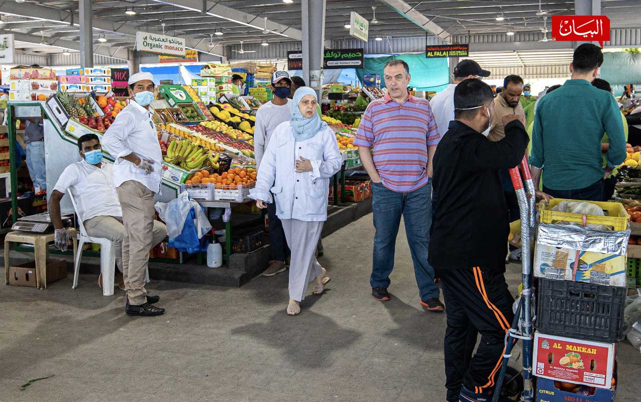 جولة "البيان".. ضخ كميات هائلة من السلع في دبي وأبوظبي والسماح للمحلات المغلقة بالتجارة الالكترونية
