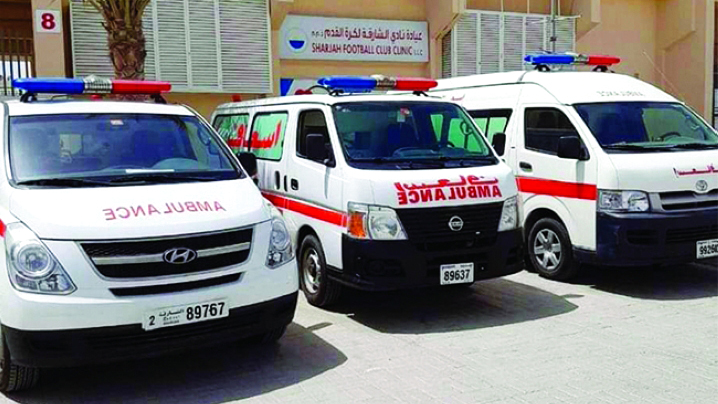 "سيارات إسعاف أمام عيادة نادي الشارقة | البيان"