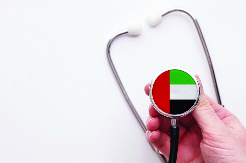 أطباء إماراتيون يكافحون «كورونا» في أكبر المستشفيات العالمية