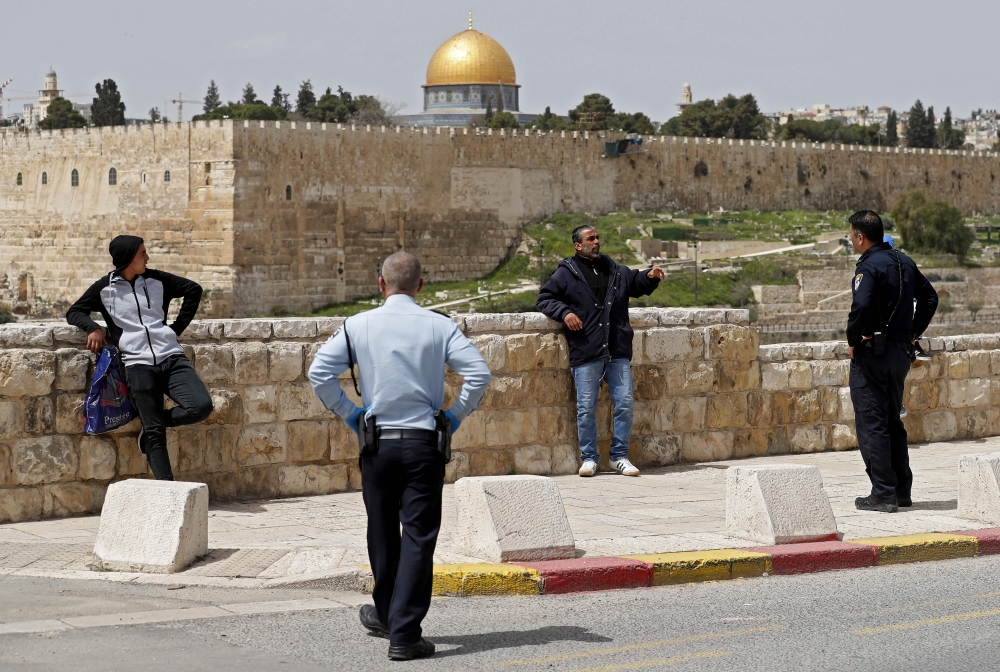 الاحتلال يمنع مقاومة كورونا في القدس
