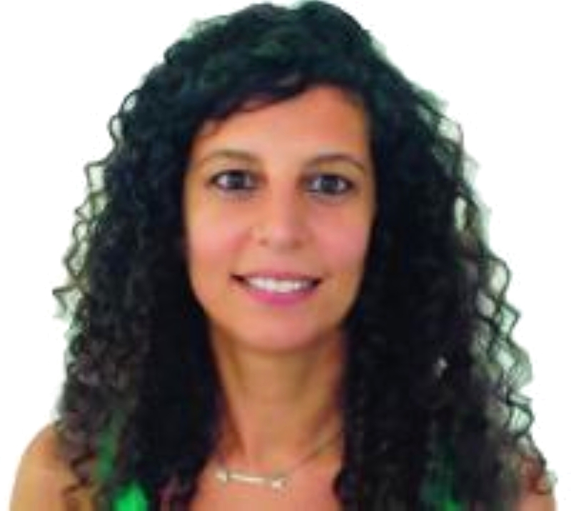 "باميلا كسرواني - كاتبة صحفية"