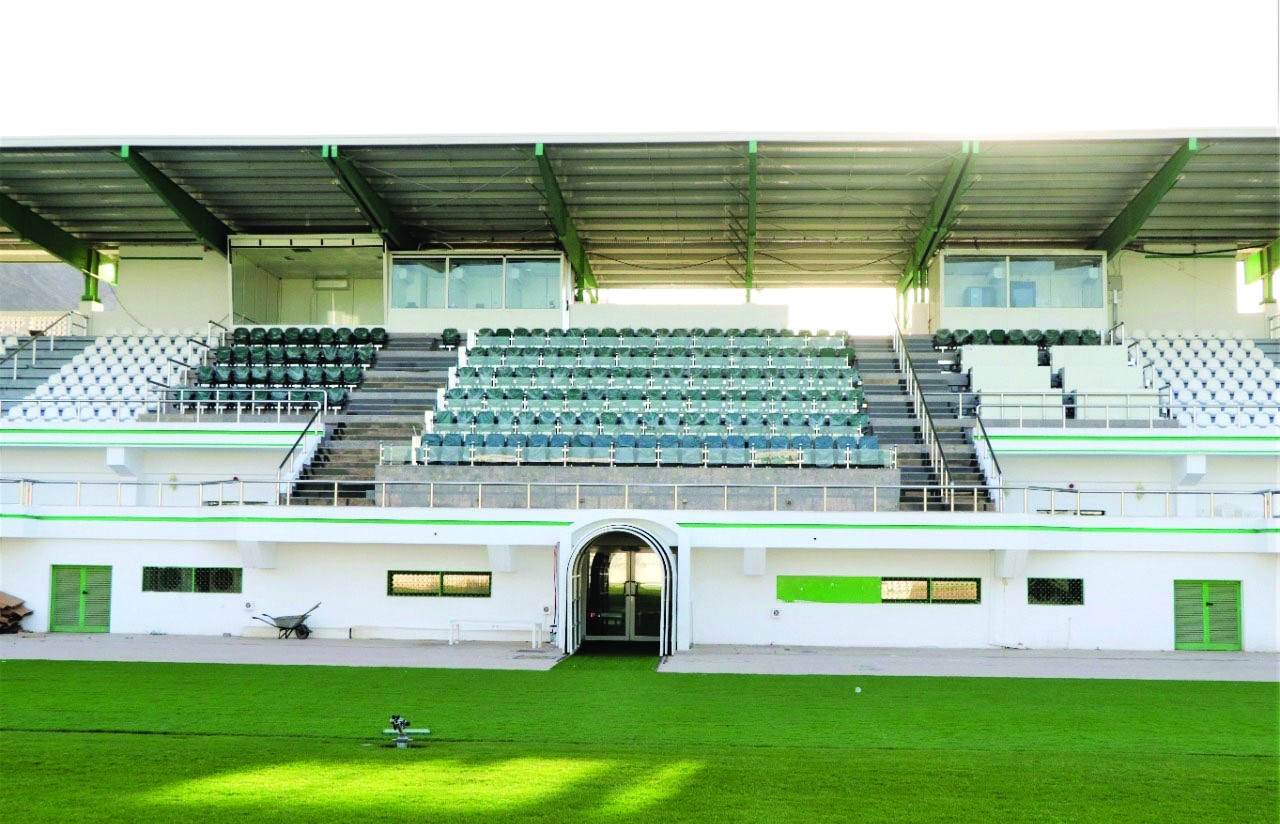 "من أعمال الصيانة بنادي خورفكان | من المصدر"