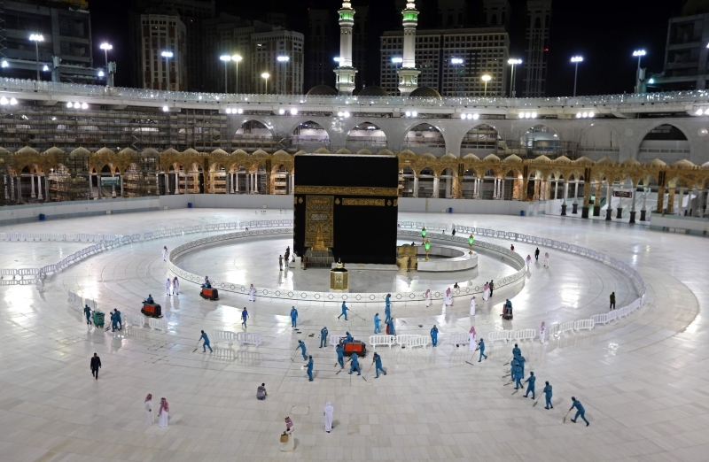 الصلاة في الحرمين الشريفين خلال أيام