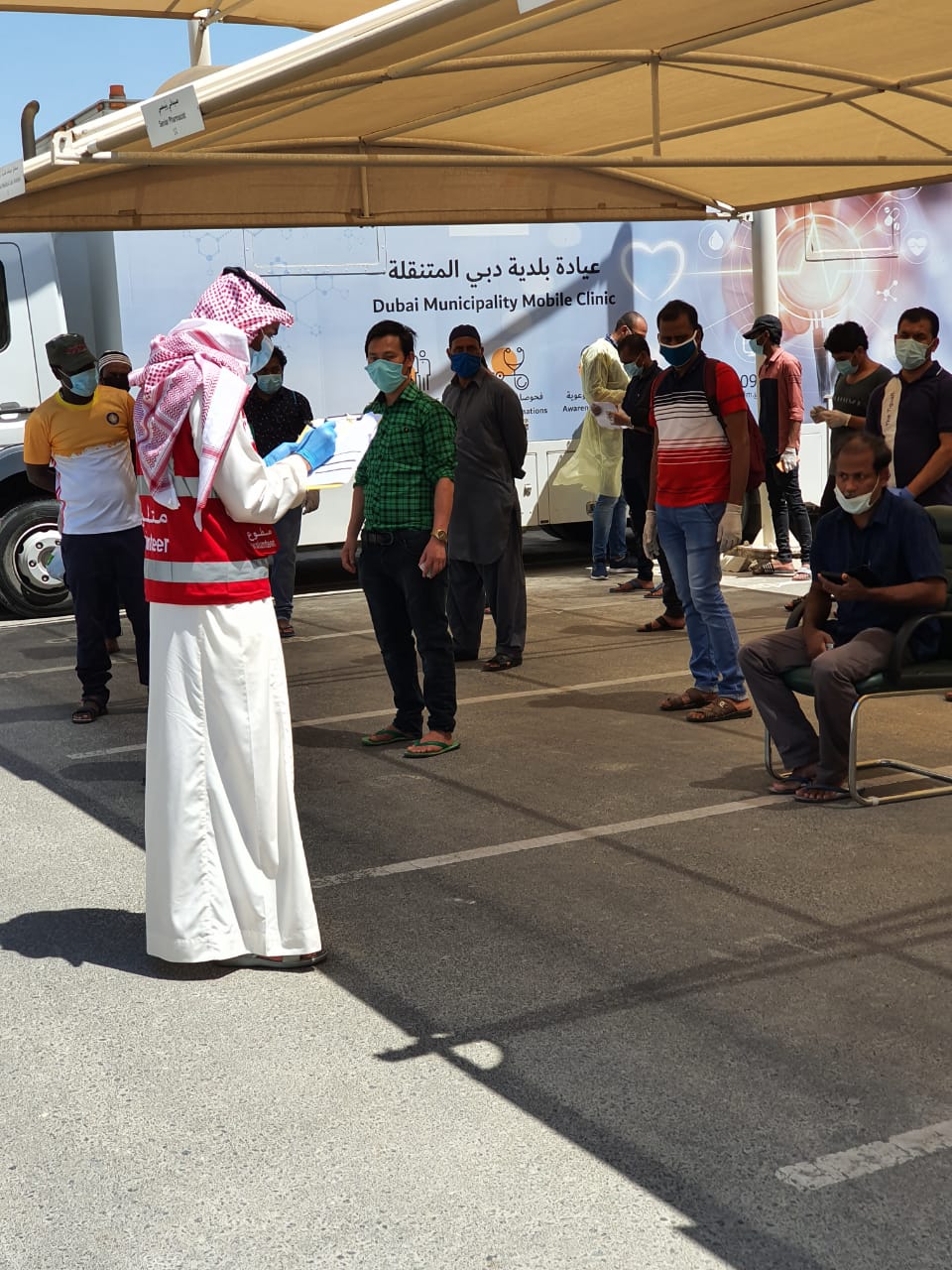 عبد الرحمن المقرني.. سعودي يتطوّع حباً في الإمارات