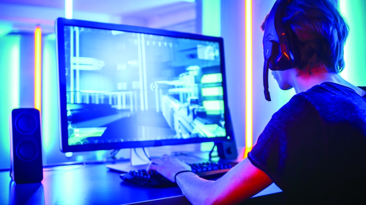 "الرياضات الإلكترونية الافتراضية تستقطب مشاركة كبيرة | من المصدر"