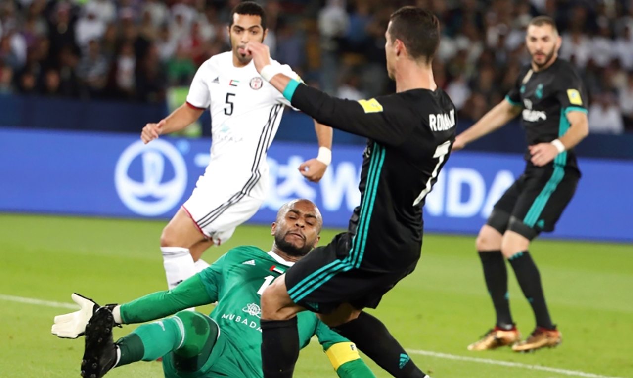 "علي خصيف يوقف كرة رونالدو في مونديال الأندية | أرشيفية"