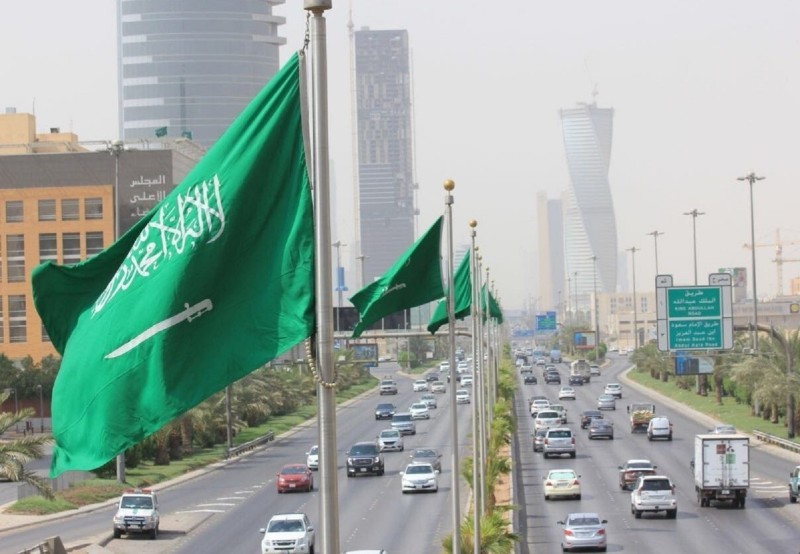 السعودية تعلن إيقاف بدل غلاء المعيشة ورفع ضريبة القيمة المضافة