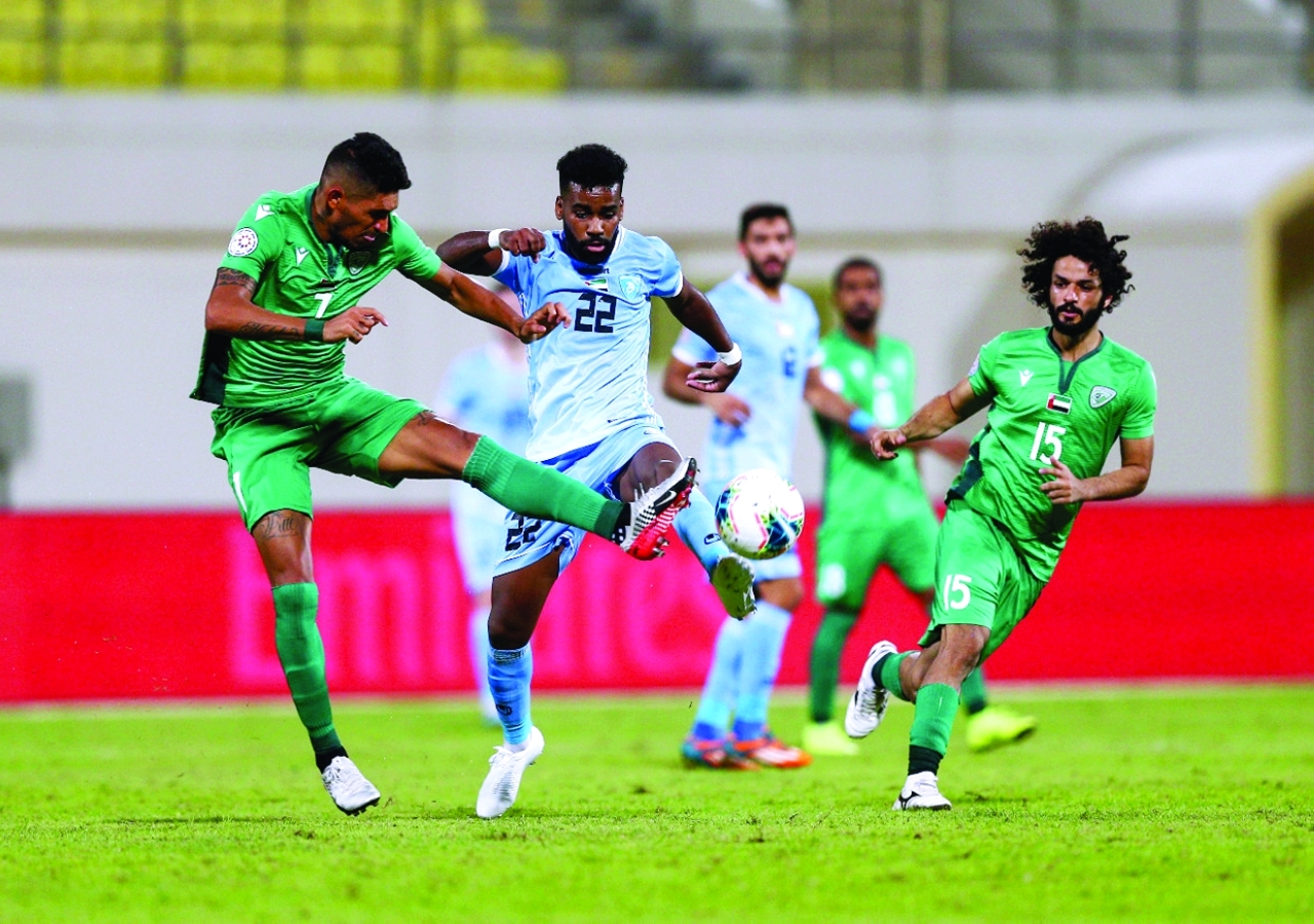 "جانب من إحدى مباريات حتا في دوري الخليج العربي | أرشيفية"