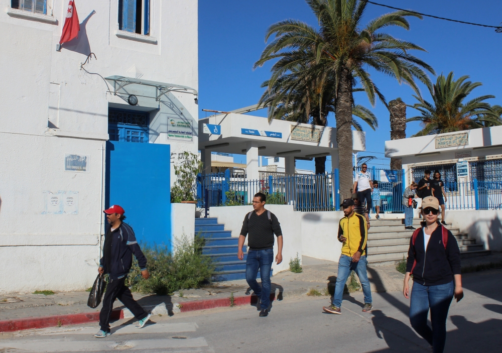 آلاف من الفرنسيين عالقون في دول المغرب العربي