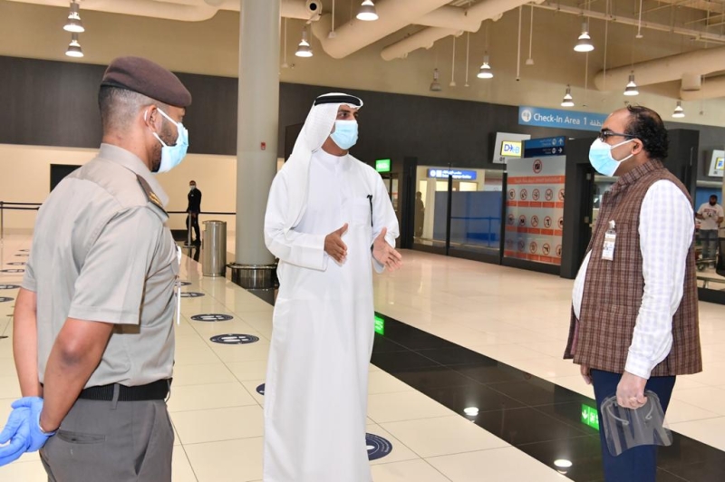 تنفيذاً لتوجيهات القيادة.. «إقامة دبي» تقدم كل دعم ممكن لتسهيل إجلاء الراغبين بالمغادرة لبلدانهم