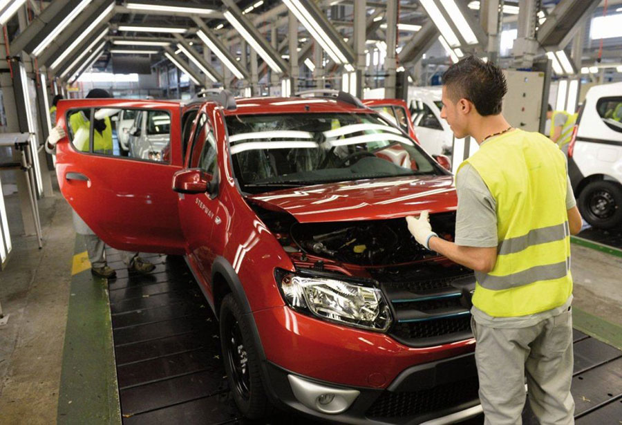32 إصابة بكورونا في مصنع رينو للسيارات بالمغرب