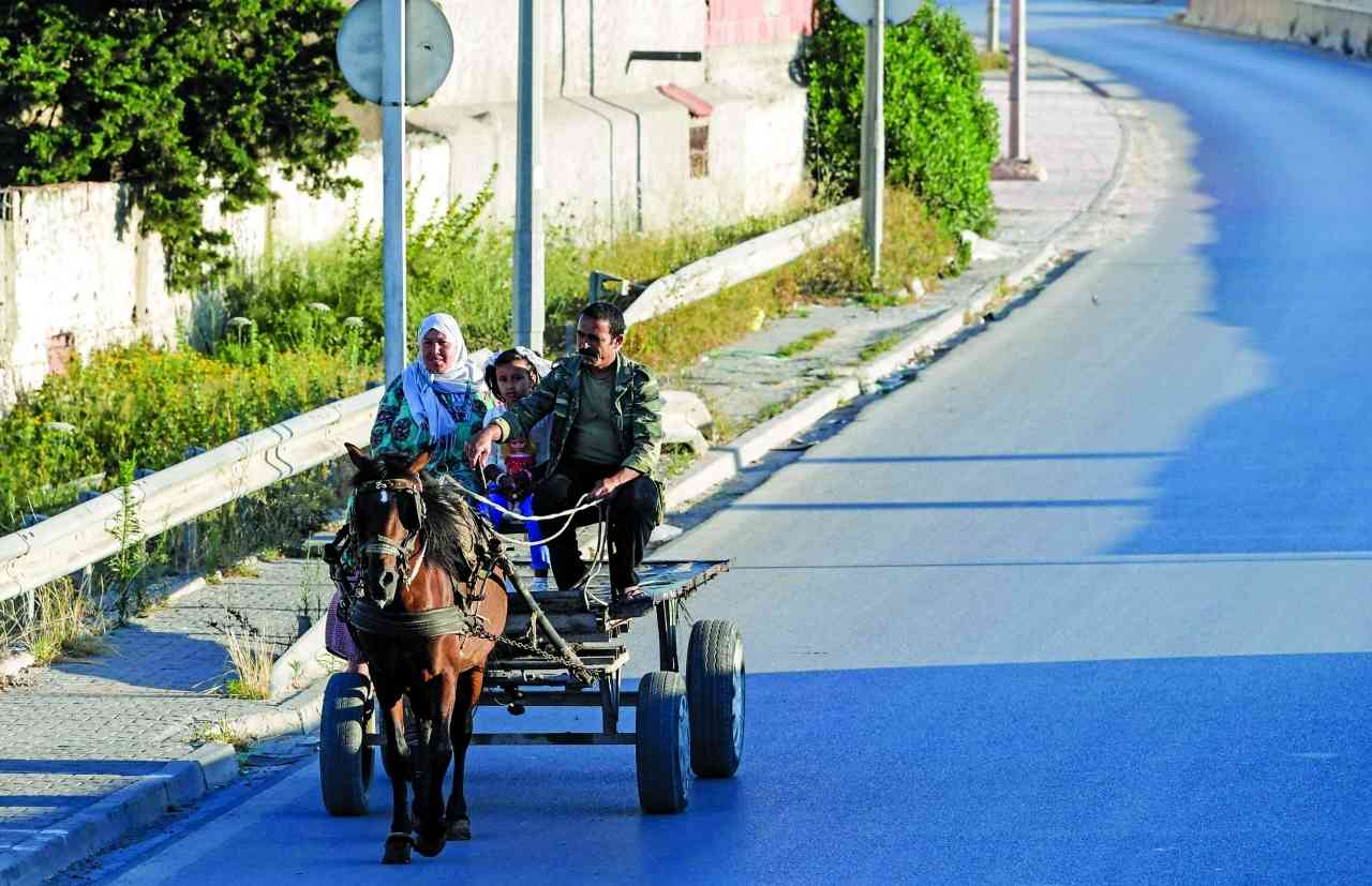تخفيف قيود في السعودية والأردن وفلسطين وتونس