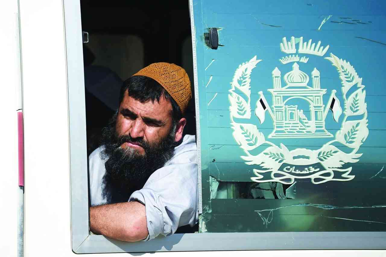 كابول تطلق سراح 900 سجين من «طالبان»