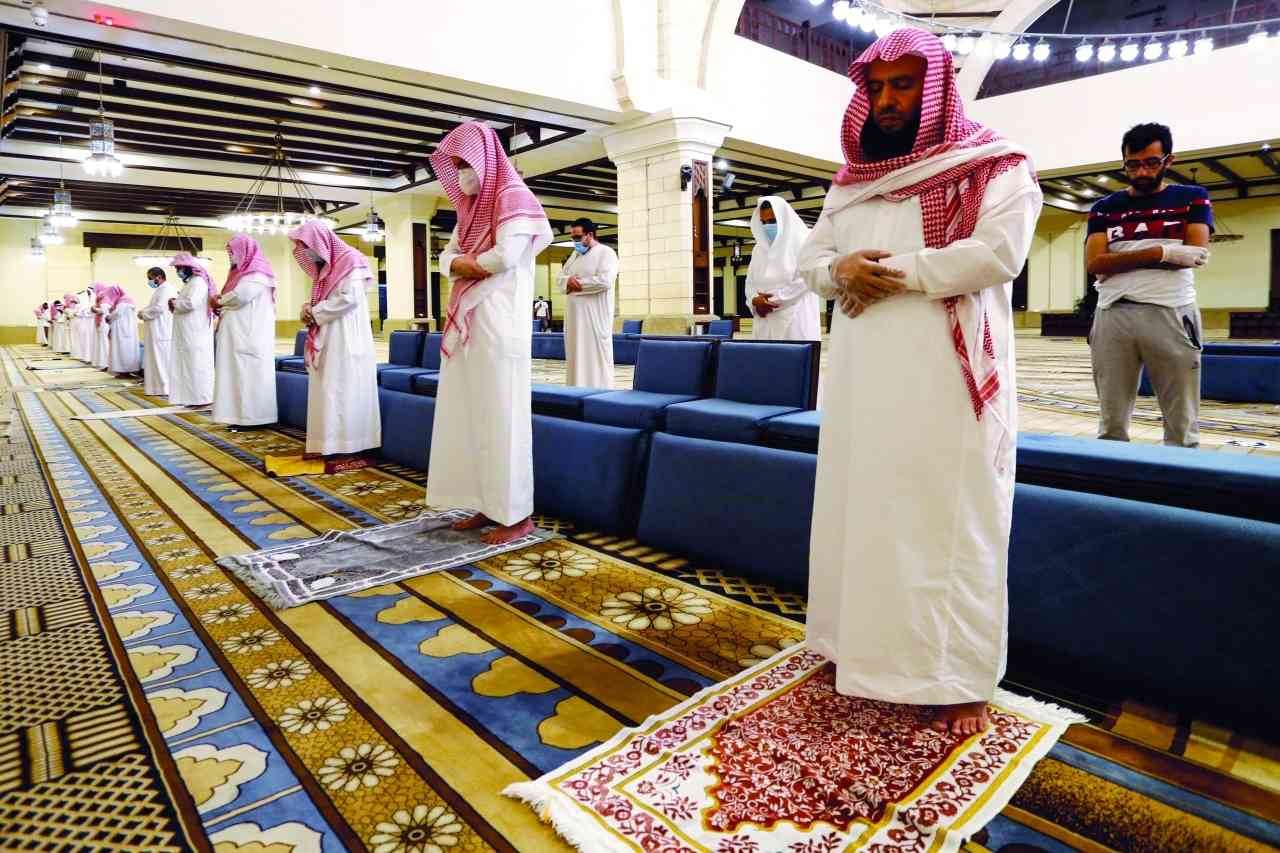 «النبوي» و«الأقصى» يستقبلان المصلين بعد طول إغلاق
