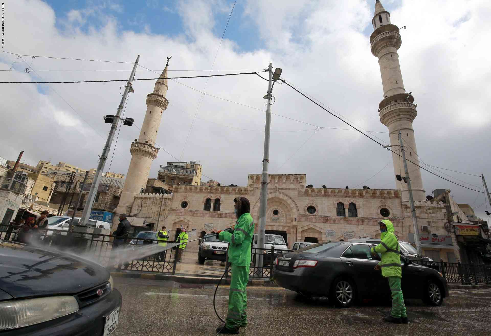 الأردن يفتح المساجد والمواقع السياحية والفنادق واستئناف الطيران الداخلي
