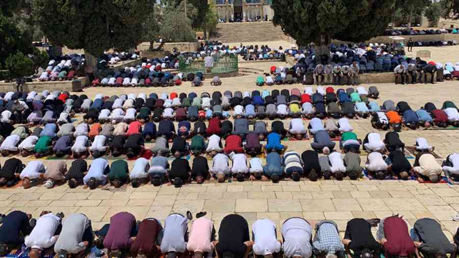 50 ألفا أدوا صلاة الجمعة بالأقصى بعد إغلاقه لنحو شهرين