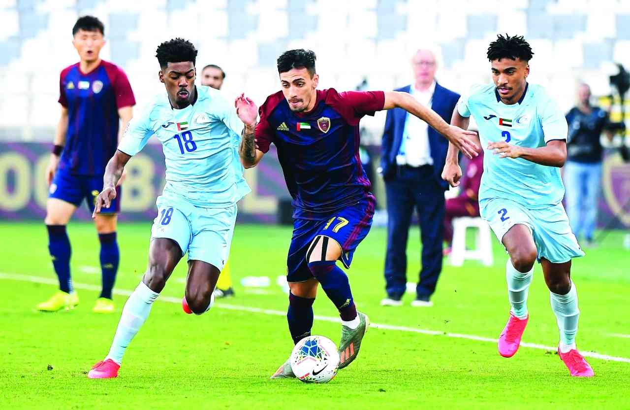 "جانب من إحدى مباريات دوري الخليج العربي  | أرشيفية"