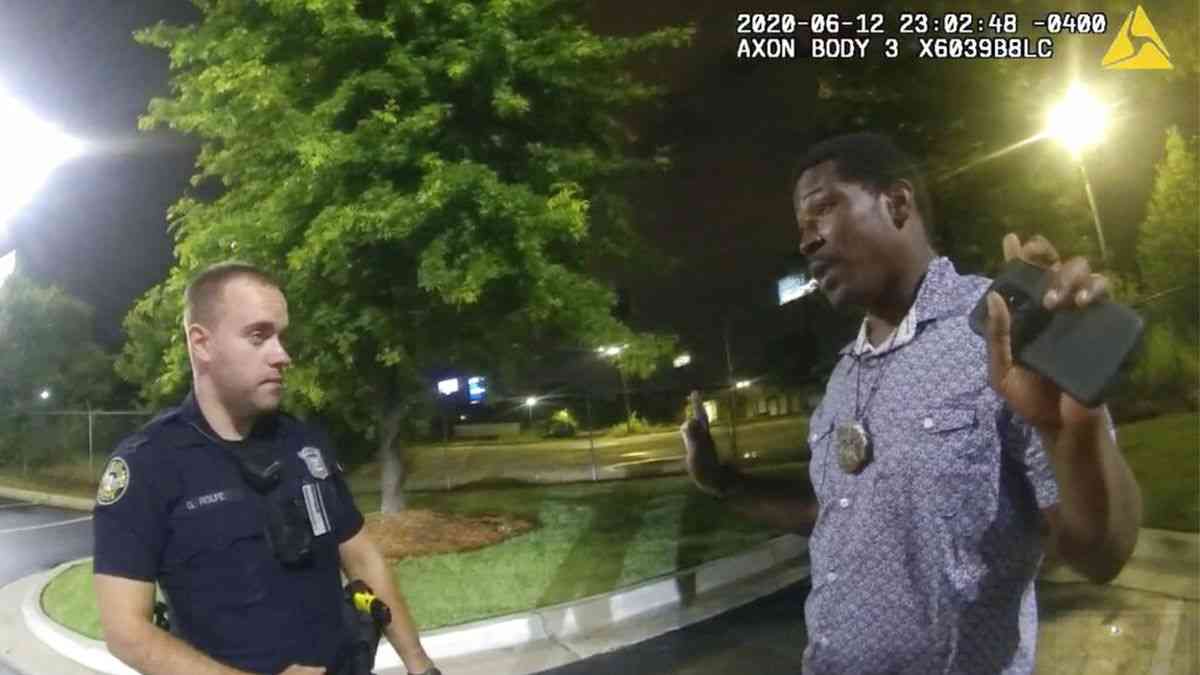 الطبيب الشرعي: سبب وفاة الأمريكي الأسود بروكس عيار ناري في الظهر
