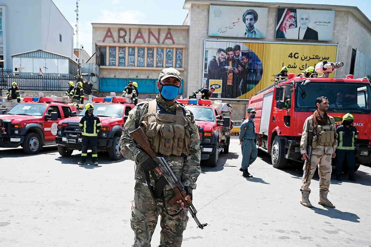 مقتل 9 طلاب بتفجير مدرسة في أفغانستان