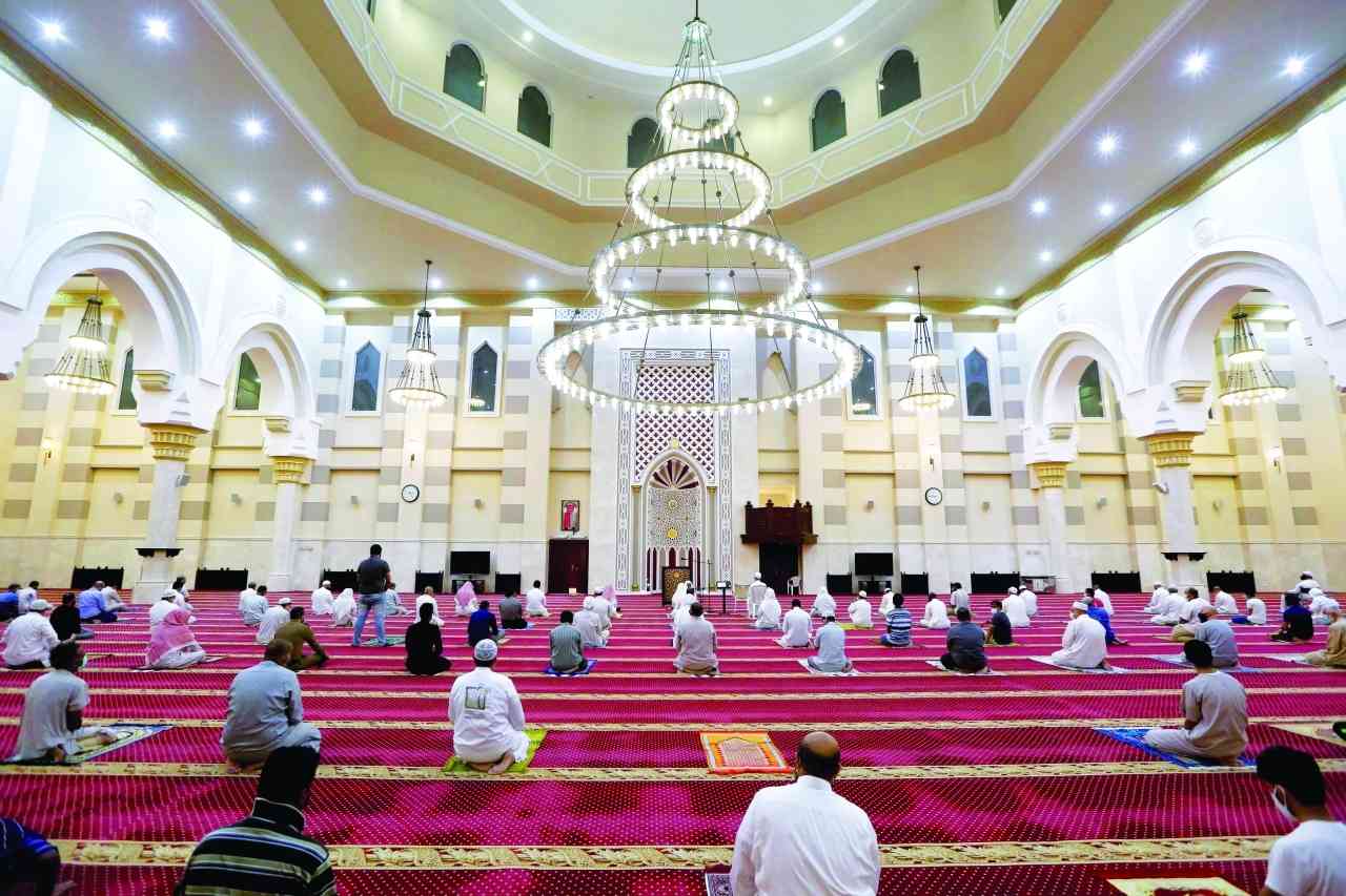 مساجد مكة تستقبل المصلين وسياحة مصر تعود