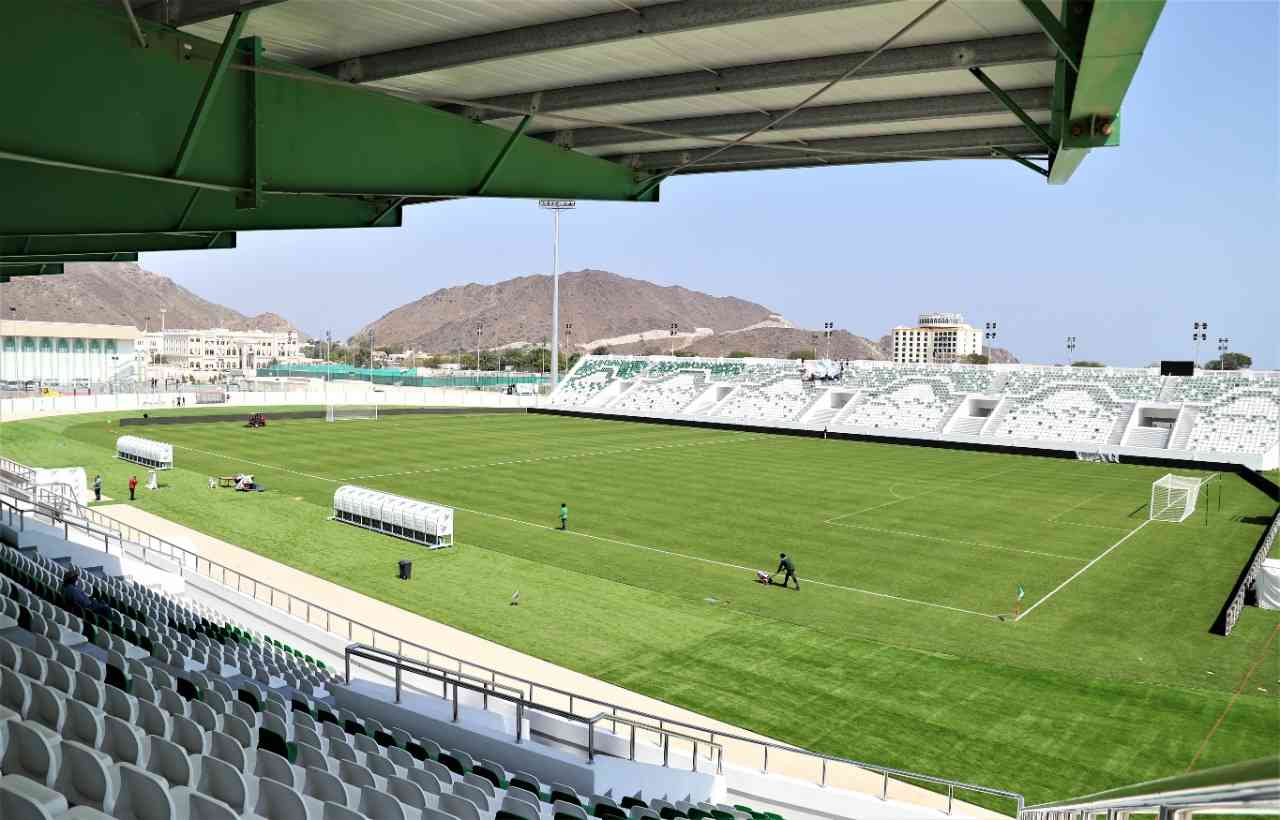 "الأشغال العامة"و"الشارقة الرياضي" يتابعان الإنشاءات الجديدة بأندية الإمارة