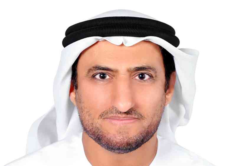 "خلف خلف"
