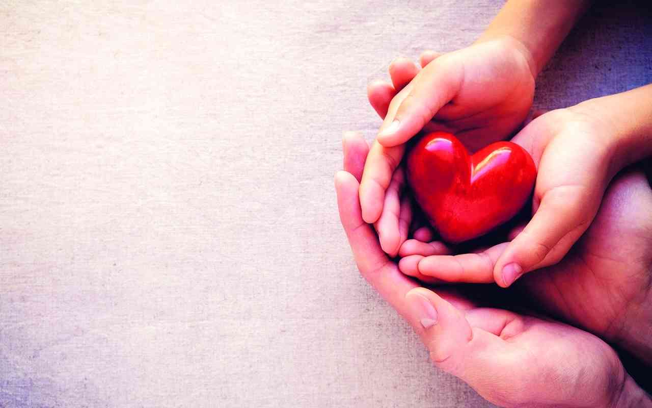 "150 ألف درهم عيديات لـ300 يتيم داخل الدولة | من المصدر"