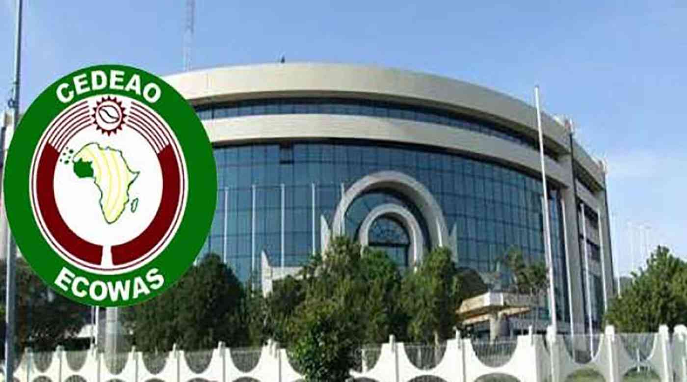 قمة طارئة لـ "إيكواس" حول مالي الاثنين