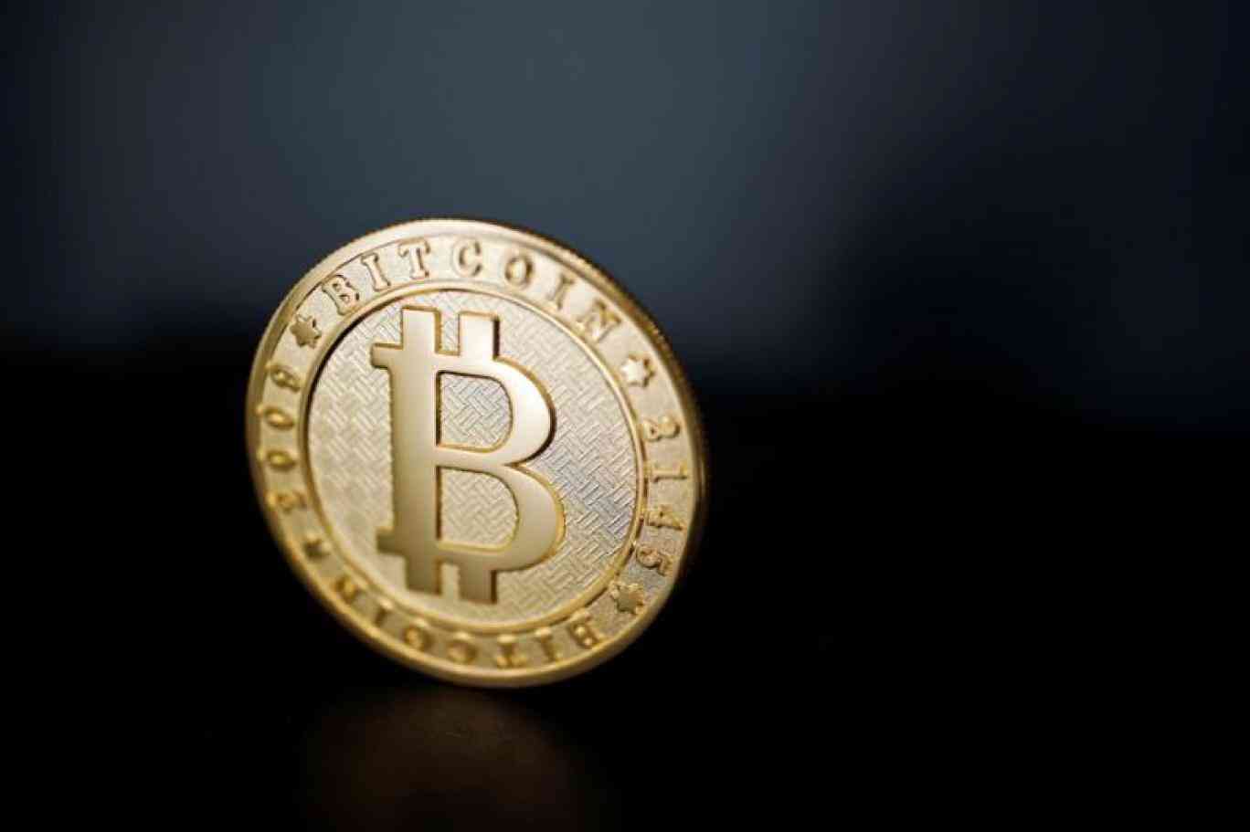 البتكوين فوق 10 آلاف دولار للمرة الأولى منذ شهر ونصف