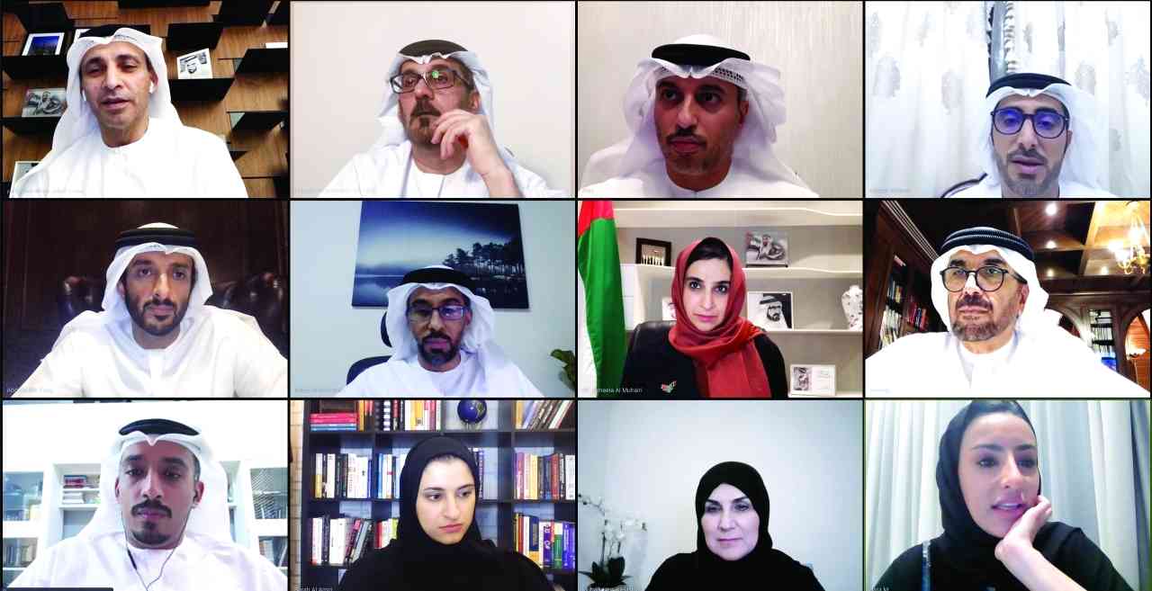 "الوزراء والمسؤولون خلال الاجتماع | وام"