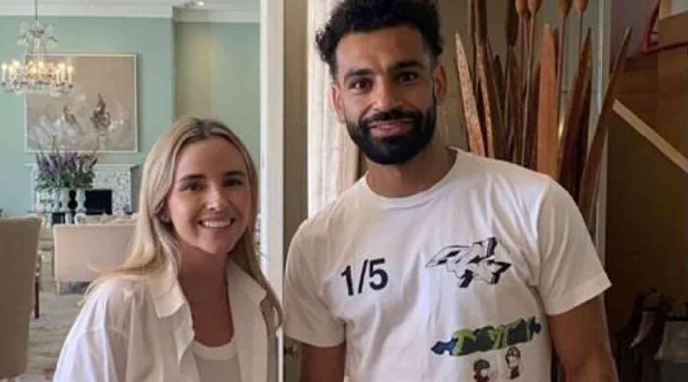محمد صلاح يظهر مع عارضة أزياء بريطانية في قلعة ويندسور