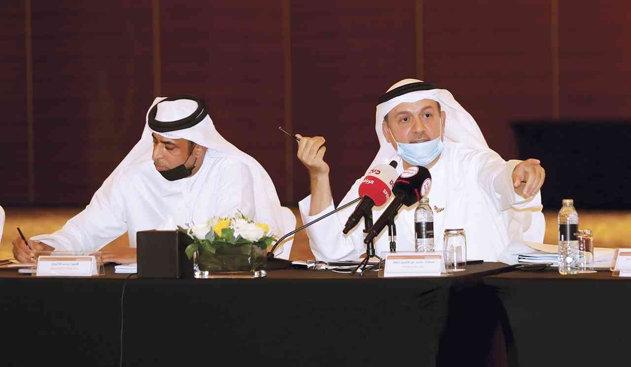 "محمد جلفار متحدثاً خلال الجمعية العمومية | البيان"