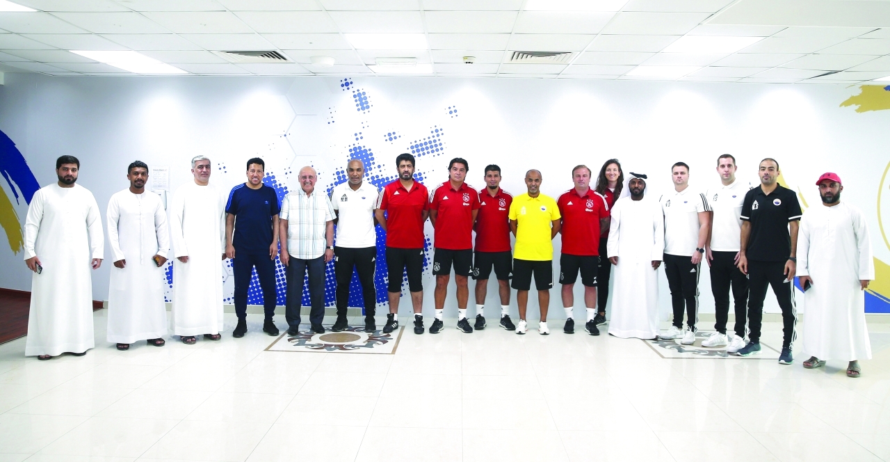 "مدربو الشارقة خلال المشاركة في الورشة | البيان"