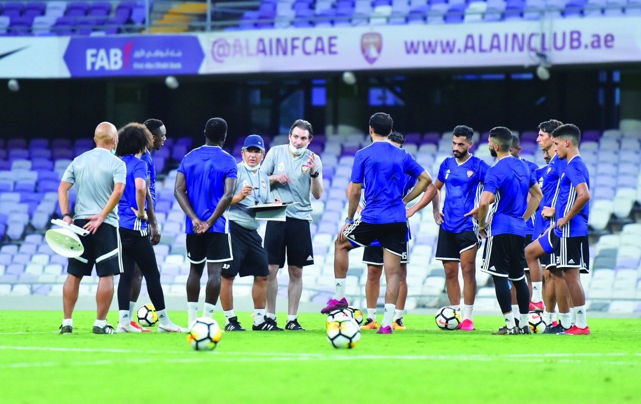 "من تدريبات «الأبيض» في معسكر العين | البيان"