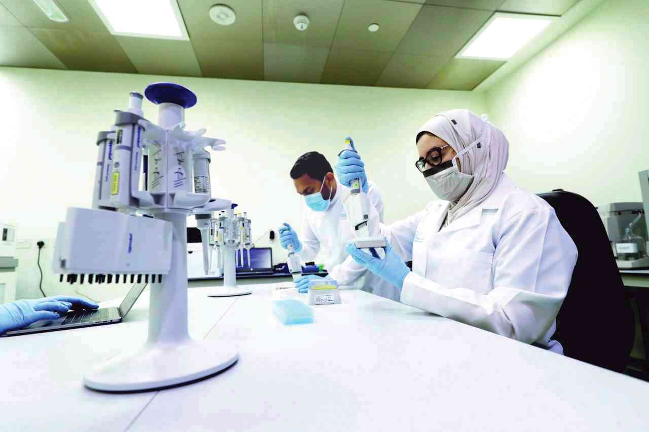 مشاركة الإمارات في تجارب لقاح الفيروس تعكس ريادتها العلمية