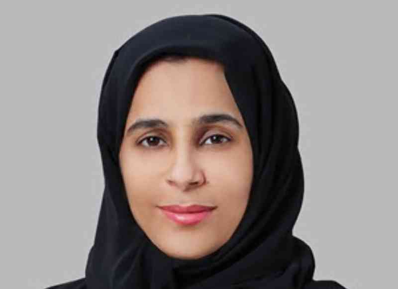 "موزة العامري"