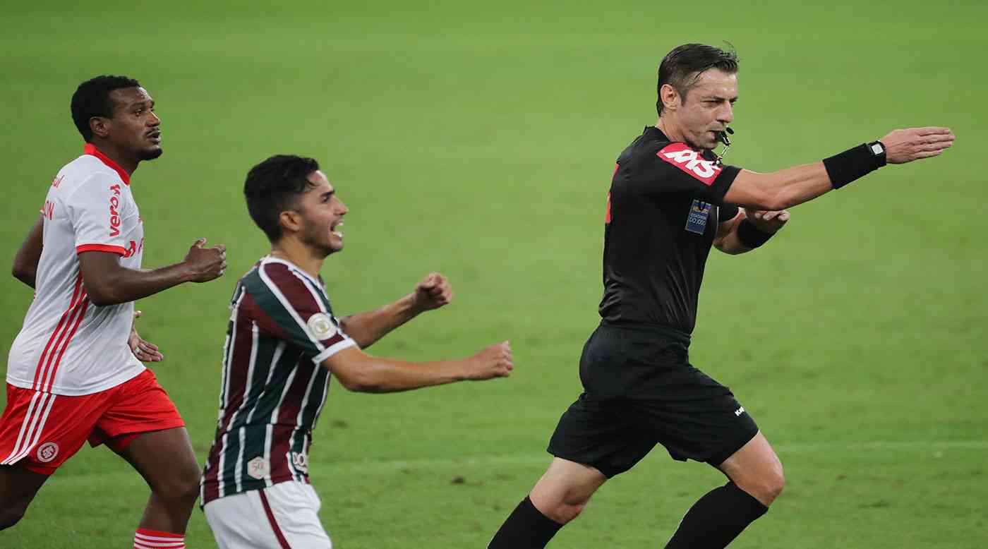 أتلتيكو مينيرو ينفرد بصدارة الدوري البرازيلي