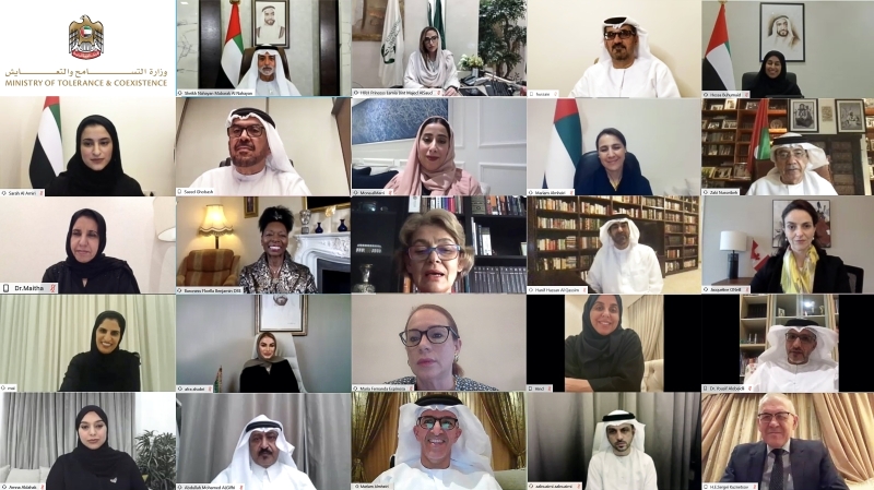 نهيان بن مبارك: المرأة الإماراتية حظيت بمكانة بارزة في فكر زايد