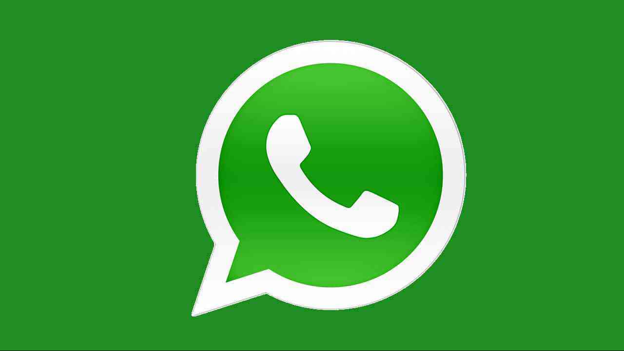 "واتساب" يحرم معلمة من راتبها شهرين