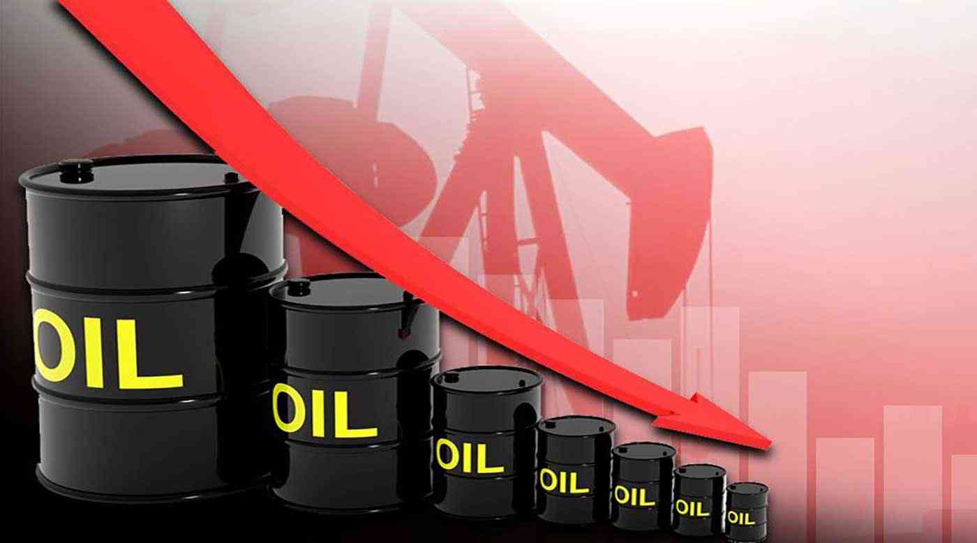 تراجع الطلب الأمريكي على البنزين يهوي بالنفط 2%