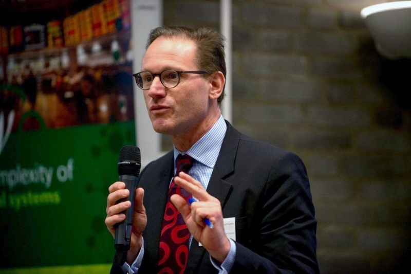 "رولاند كوبرز - مستشار تحول الطاقة والمرونة والتعقيدات، وزميل معهد الدراسات المتقدمة في أمستردام."