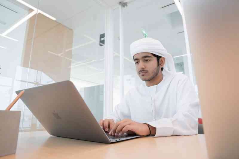 التعليم في زمن «كورونا» يفرض أدواراً تكاملية بين الأسرة والمدرسة لتجاوز الأزمة