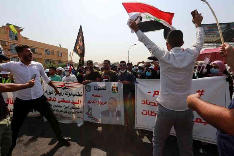 الكاظمي يبدأ معركة كبح الميليشيات الموالية لإيران