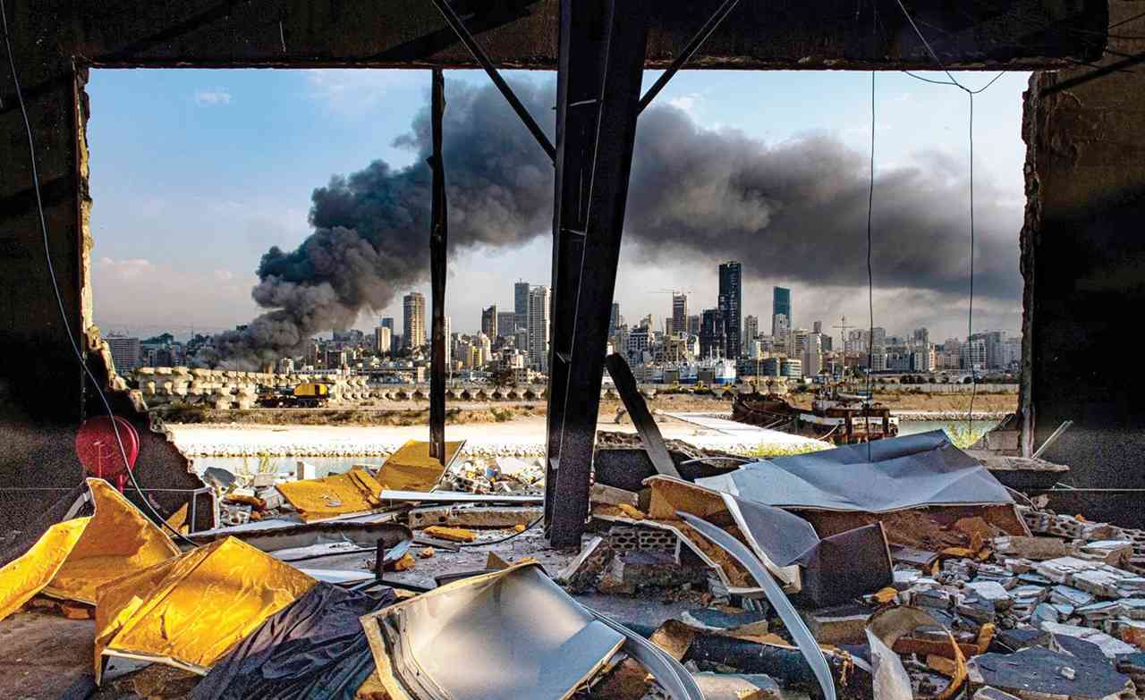 مرفأ بيروت.. والرماد المنثور فوق أنقاض نكبتيْن