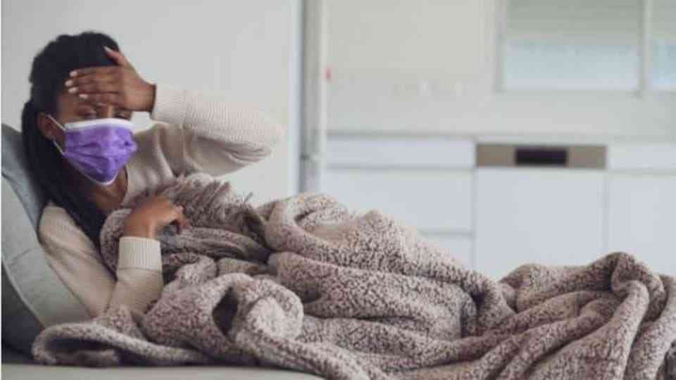 كيف تعالج أعراض كورونا في المنزل؟