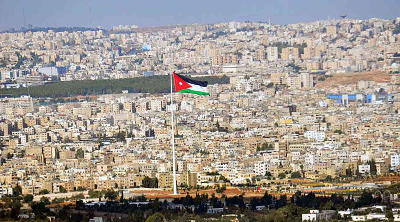 الأردن يغلق المدارس والمساجد والمطاعم والمقاهي لأسبوعين