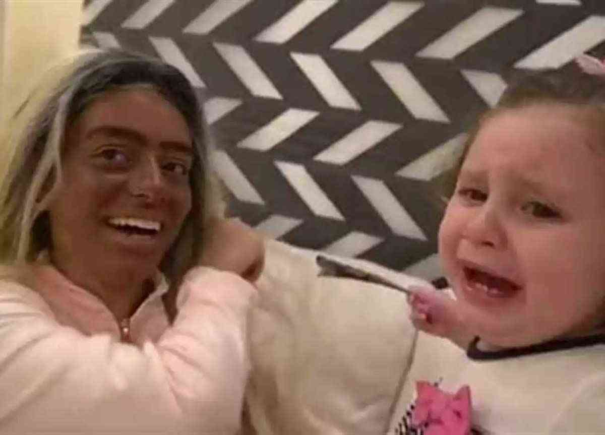 الفيديو الذي أغضب الجمهور ودفع الأمن للقبض على اليوتيوبر أحمد حسن وزوجته
